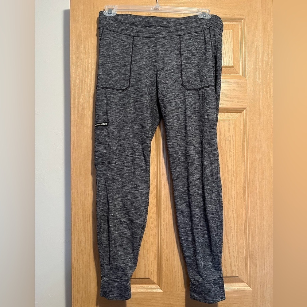 Athleta Gray Jogger Cargo Style Zipper 5 Pockets Pants